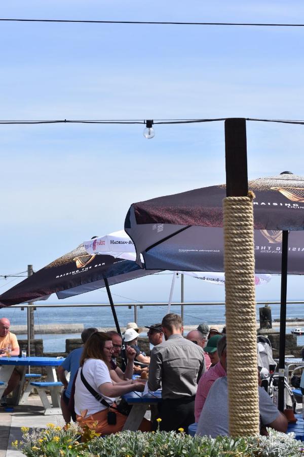 The Olde Ship Inn Seahouses Exteriér fotografie